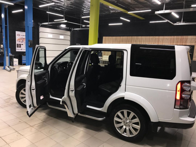 Land Rover Discovery IV: мойка, химчистка